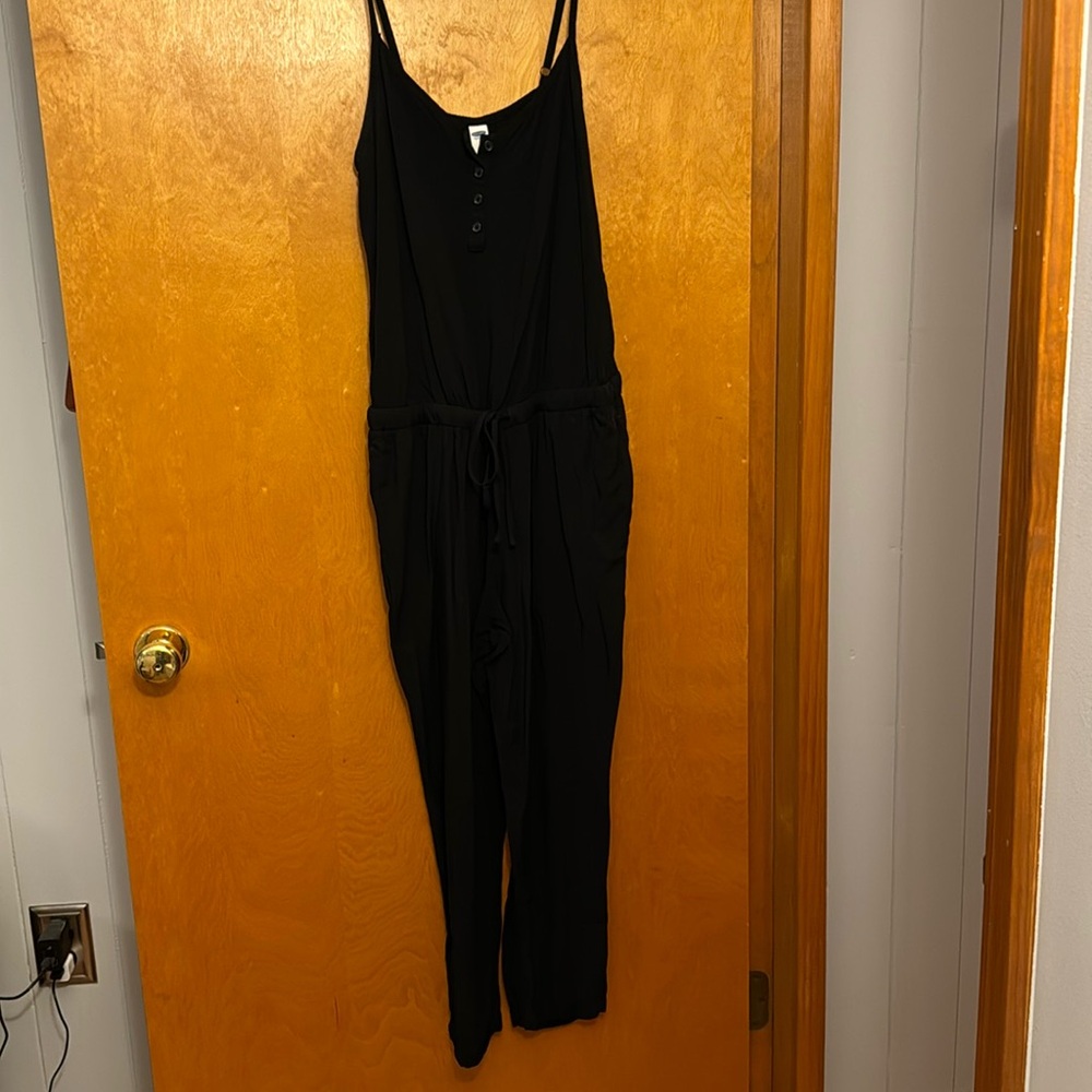Black adjustable Jumper
